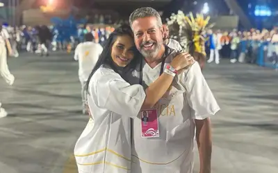 Arthur Lira desfila à frente da Beija-Flor no Carnaval do Rio de Janeiro: 